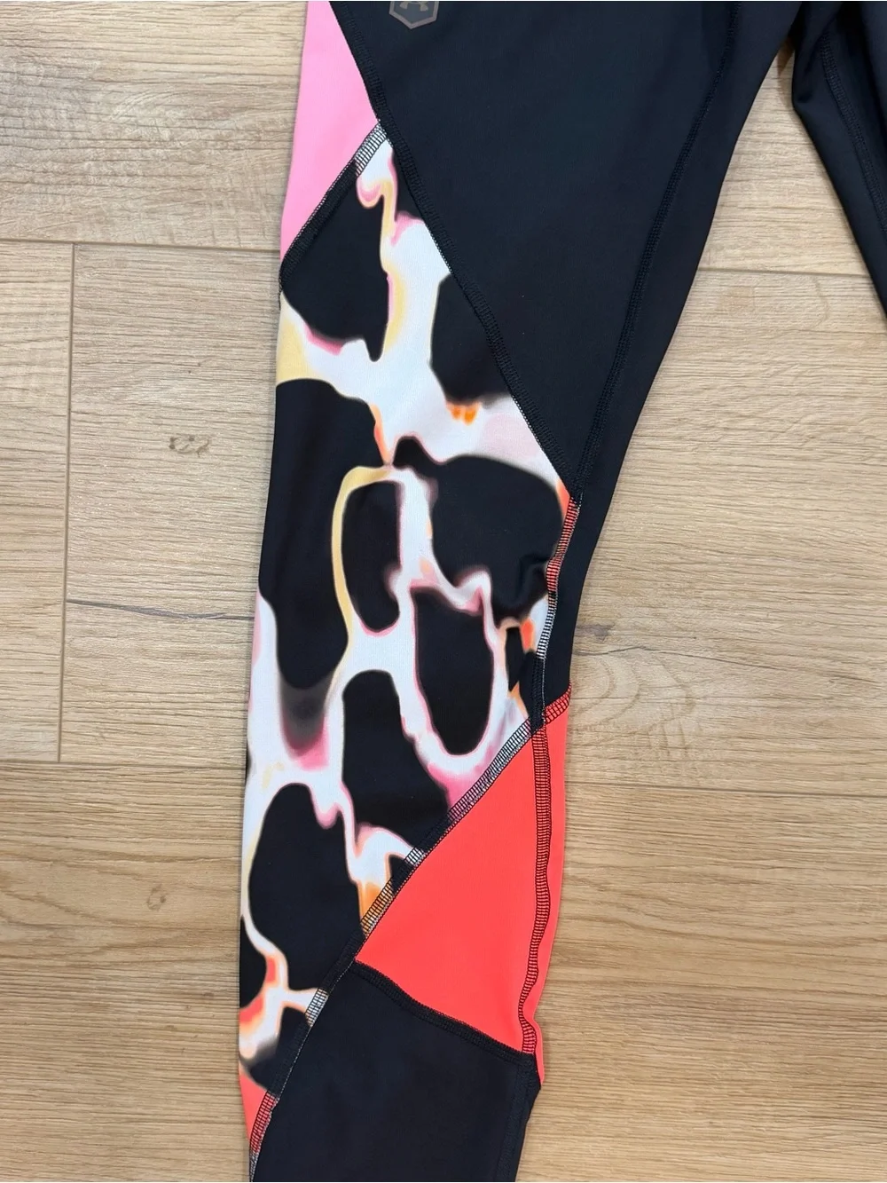 Under Armour Rush Celliant Infrared Leggings Medium Colorblock Print - Excellent